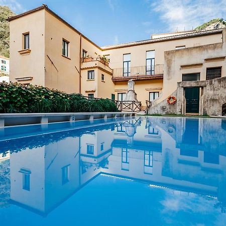 Amalfi Resort Екстериор снимка