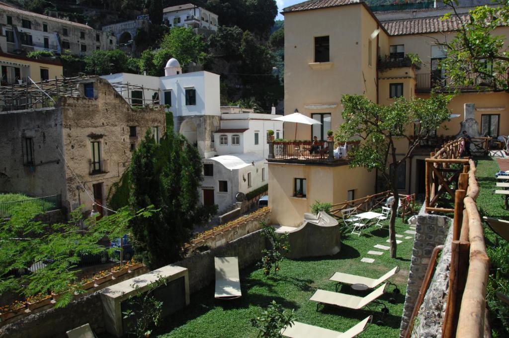 Amalfi Resort Екстериор снимка